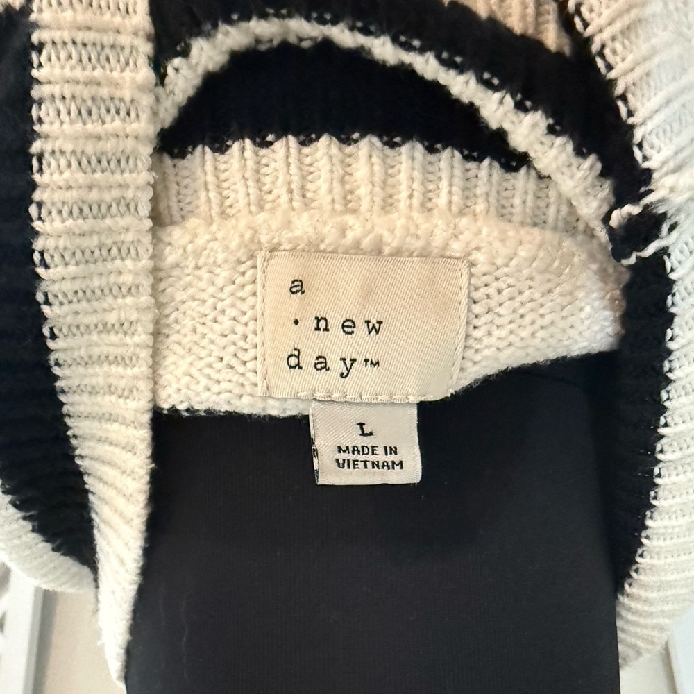 Striped Turtleneck Sweater - Black and White - Picture 10 of 10